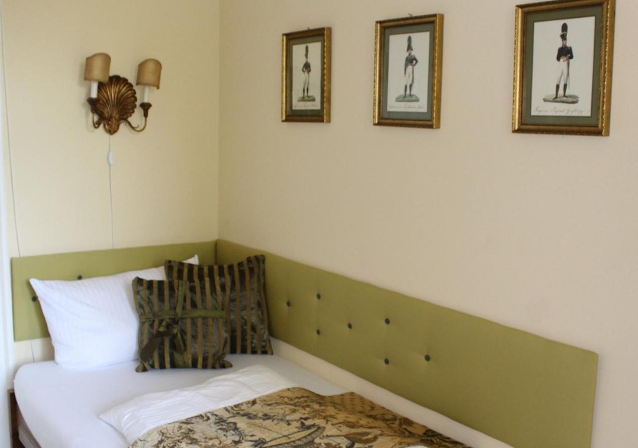 Naturschlosshotel Blumenthal Aichach Pokój zdjęcie