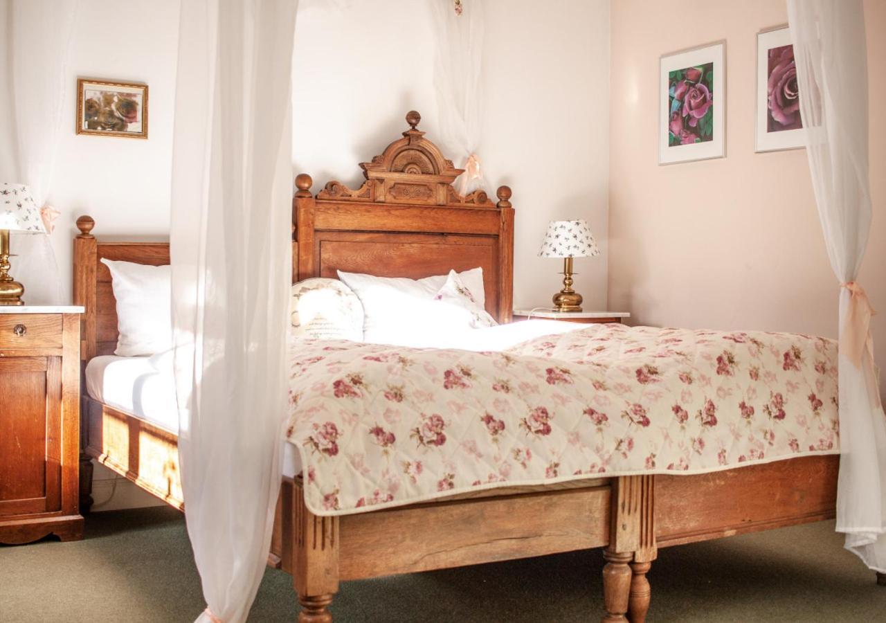 Naturschlosshotel Blumenthal Aichach Pokój zdjęcie